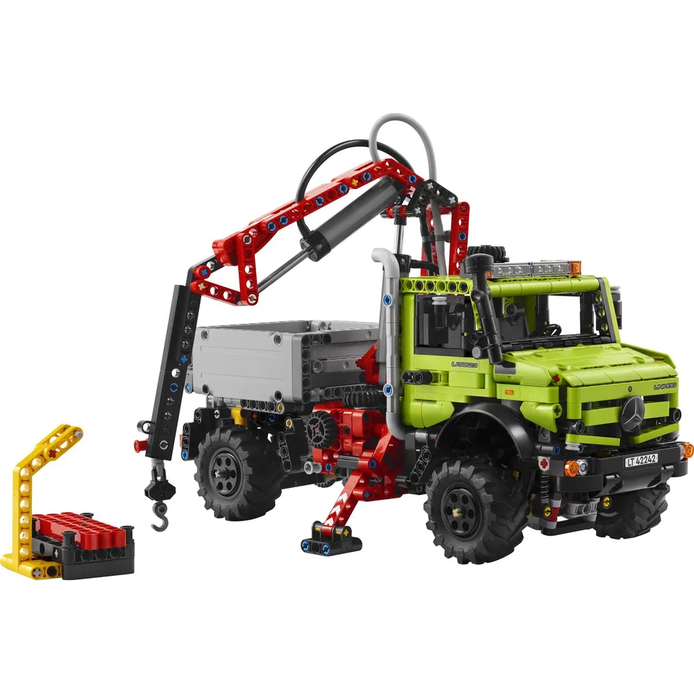 Mercedes-Benz Unimog U 5023 with Crane